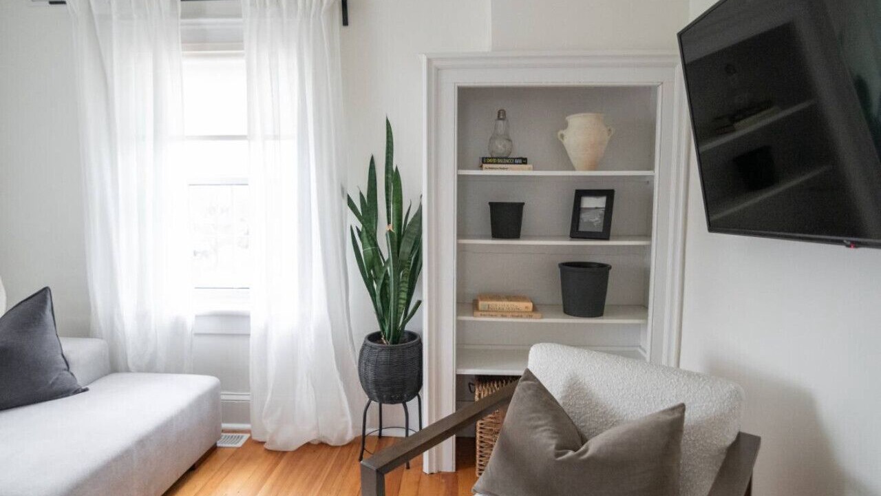 Photo of Livingroom in Port Dalhousie