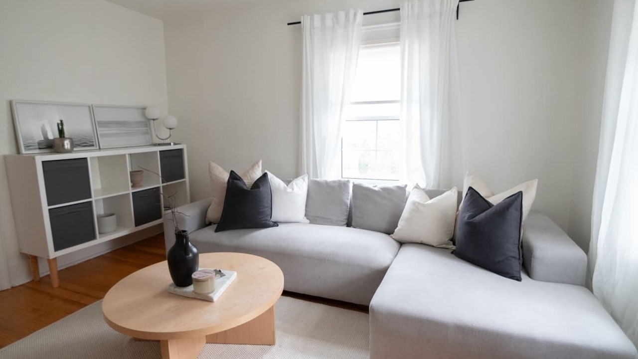 Photo of Livingroom in Port Dalhousie