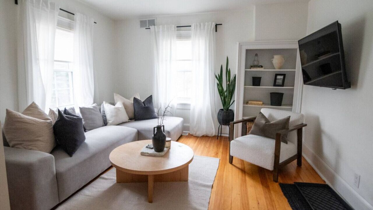 Photo of Livingroom in Port Dalhousie