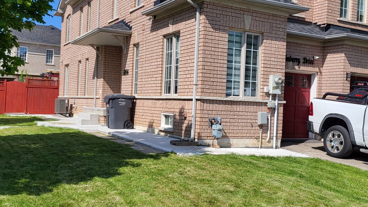 Photo of Outdoor in Churchill Meadows