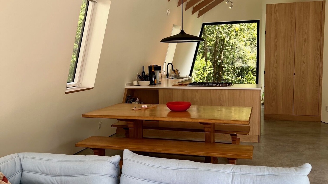 Photo of Livingroom in Roberts Creek