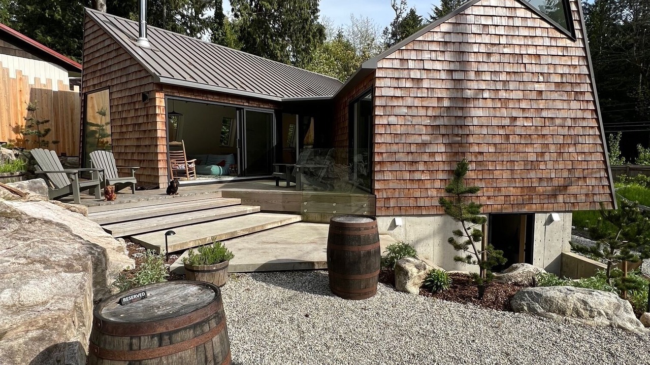Photo of Patio Balcony in Roberts Creek