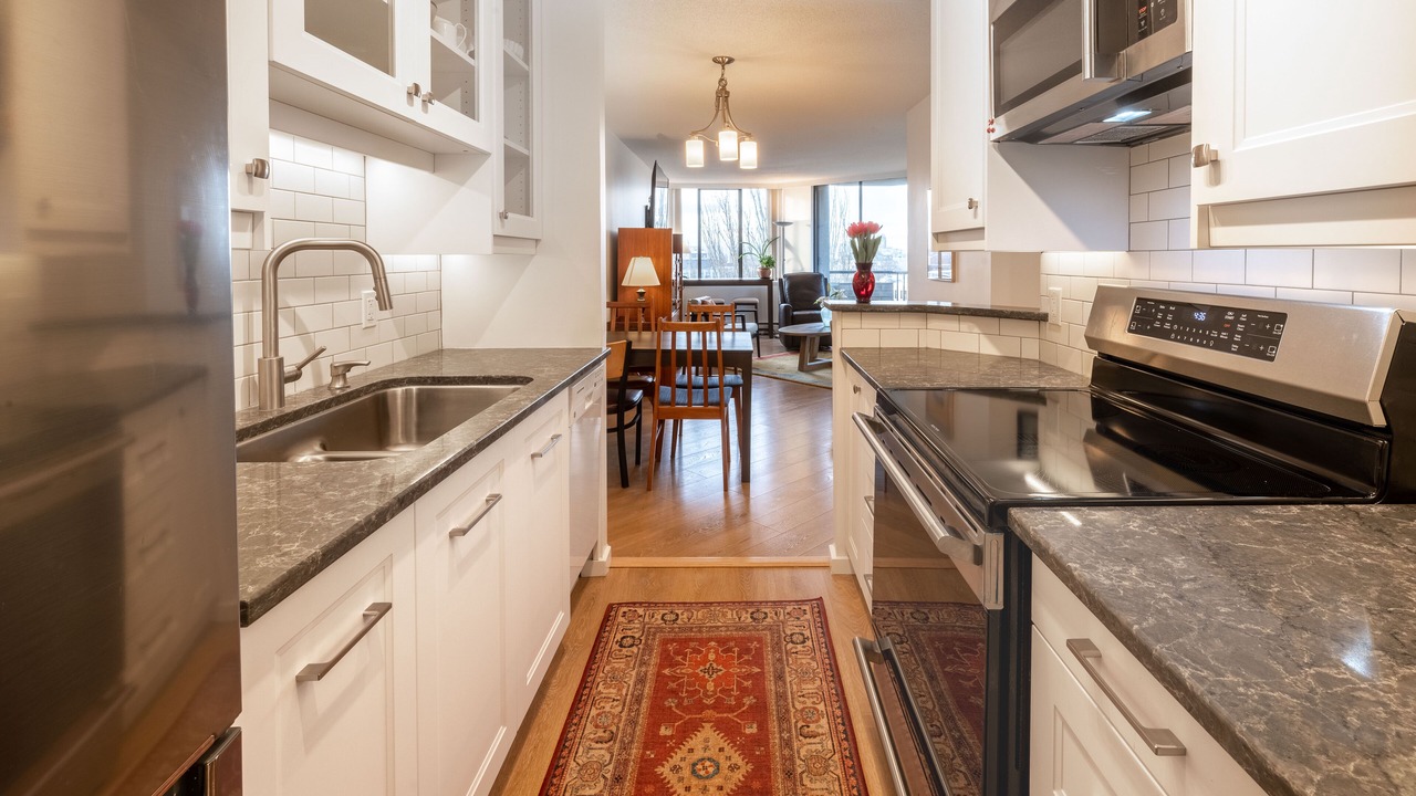 Photo of Kitchen in James Bay