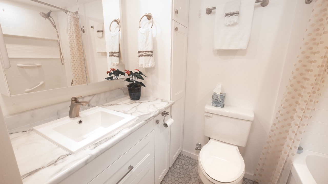 Photo of Bathroom in James Bay