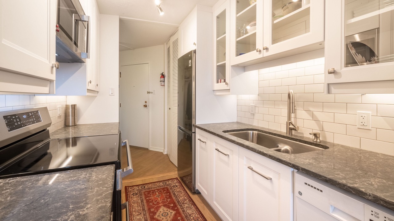 Photo of Kitchen in James Bay