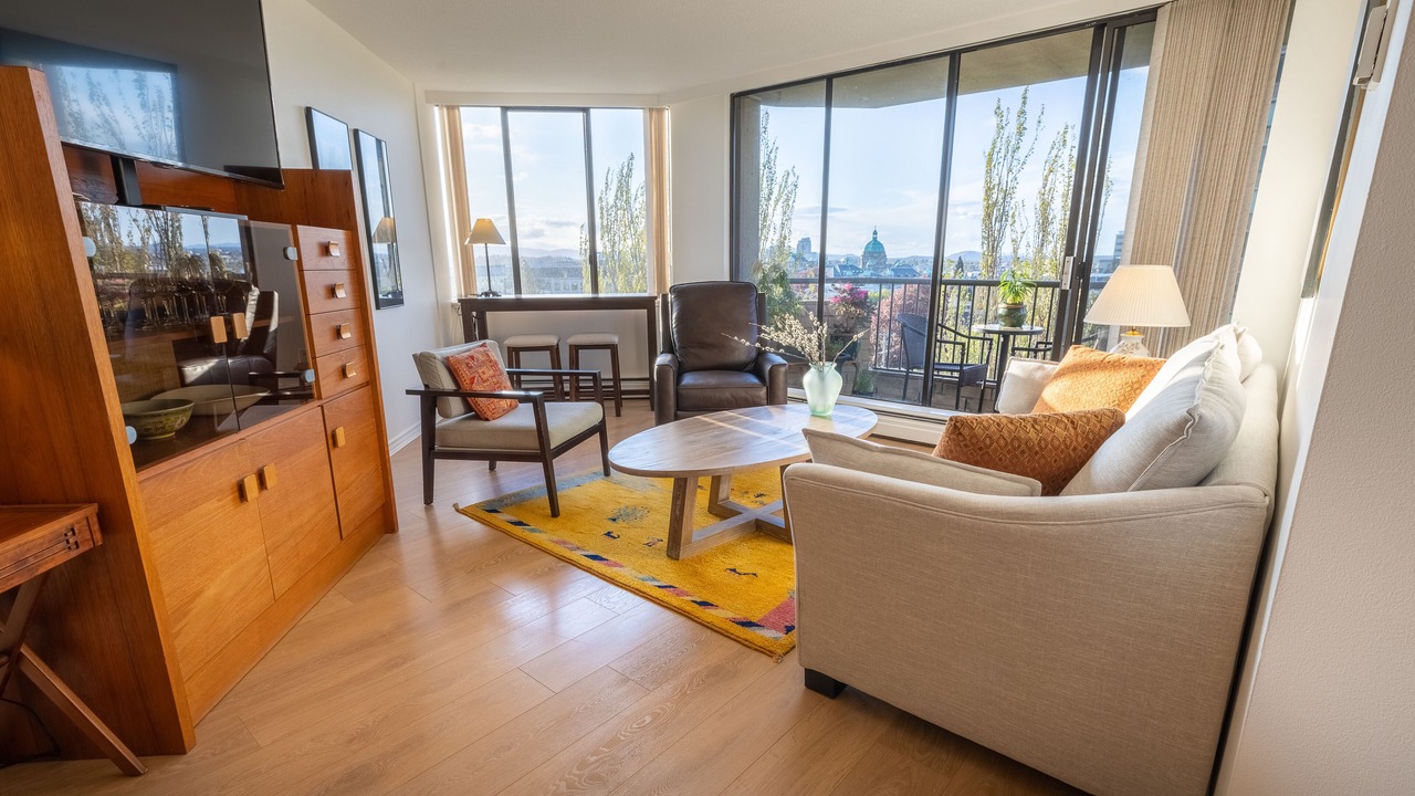 Photo of Livingroom in James Bay