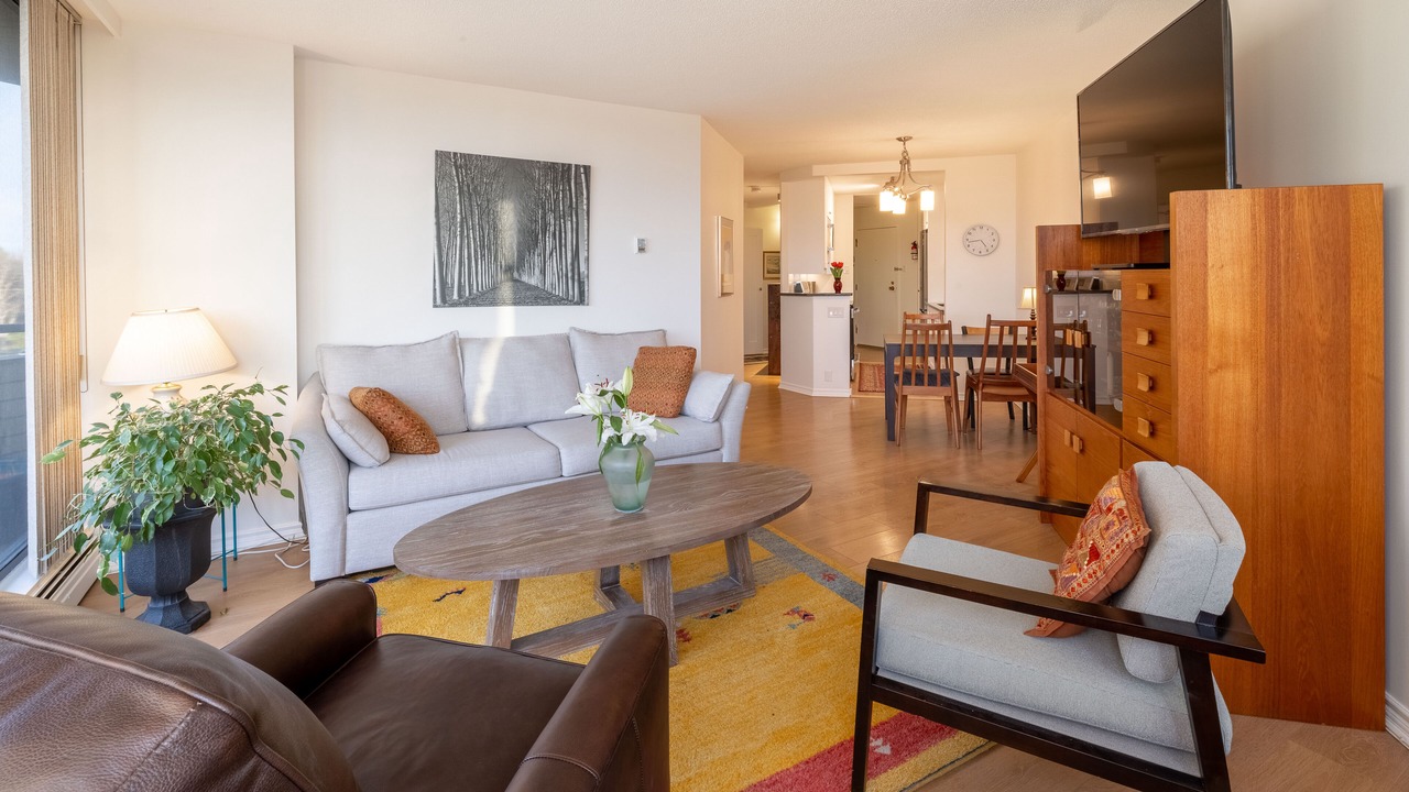 Photo of Livingroom in James Bay