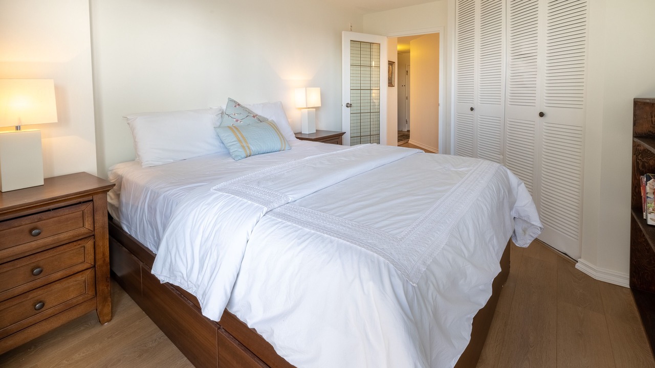 Photo of Bedroom in James Bay