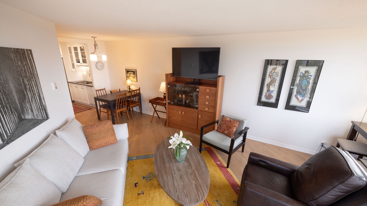 Photo of Livingroom in James Bay