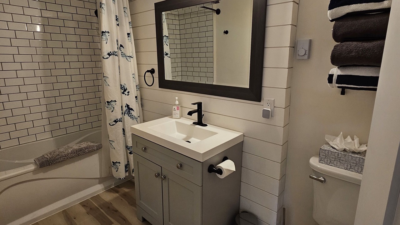 Photo of Bathroom in Metchosin