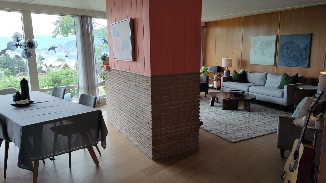 Photo of Livingroom in Okanagan-Similkameen
