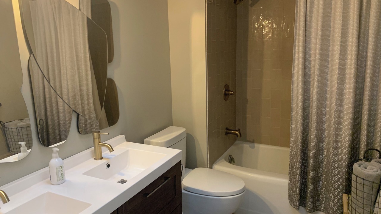 Photo of Bathroom in Okanagan-Similkameen