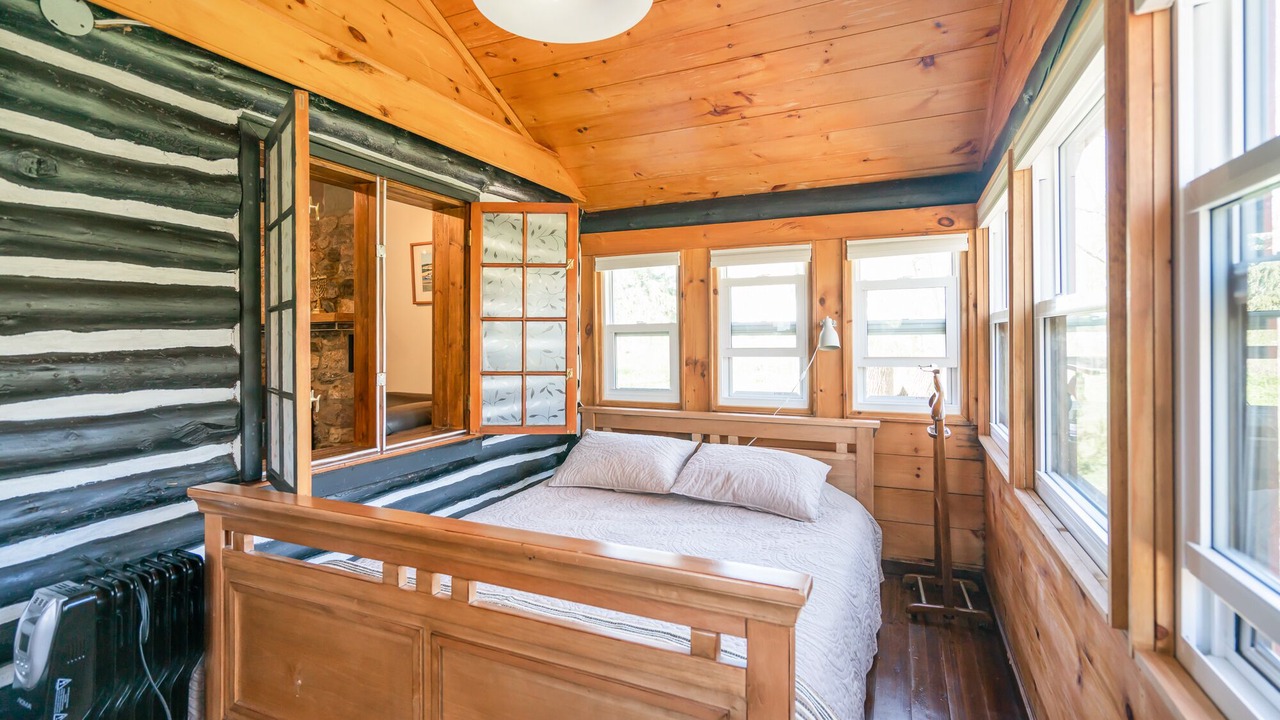 Photo of Bedroom in Fort Erie