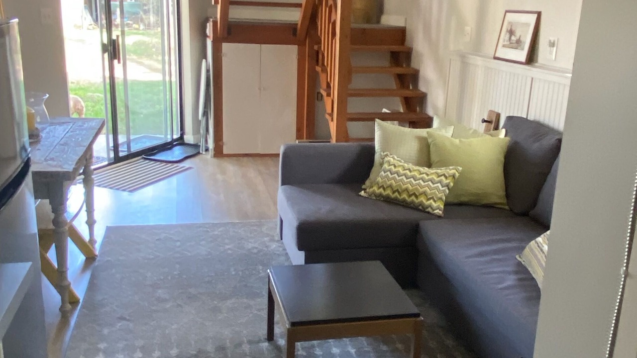 Photo of Livingroom in Proctor