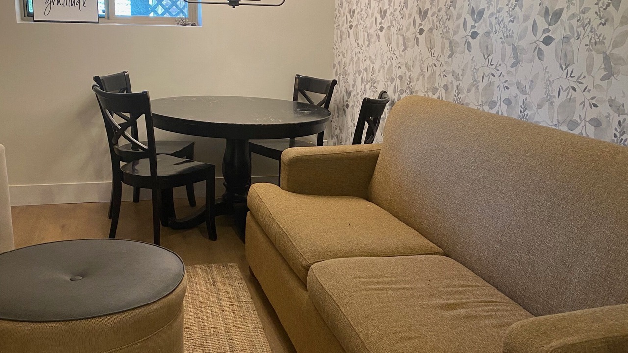 Photo of Livingroom in Madeira Park