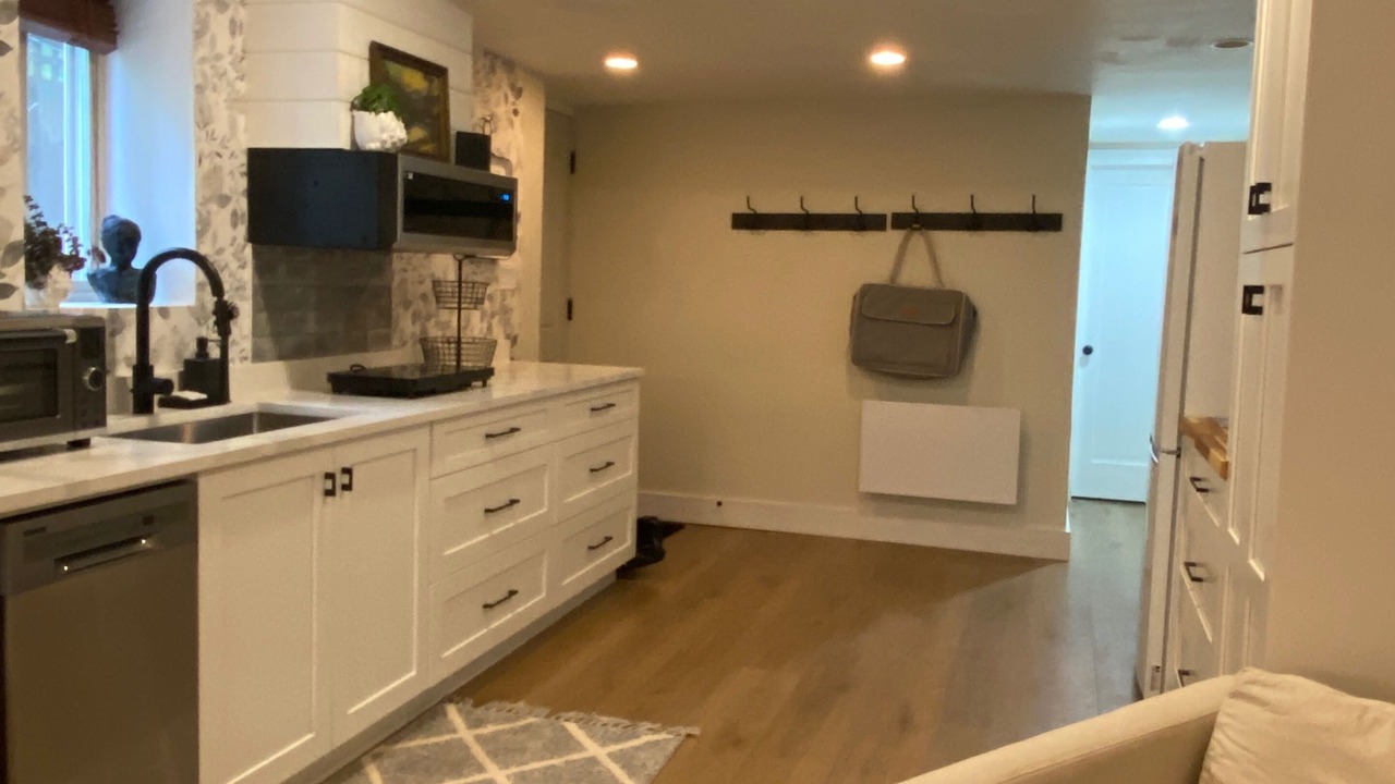 Photo of Livingroom in Madeira Park