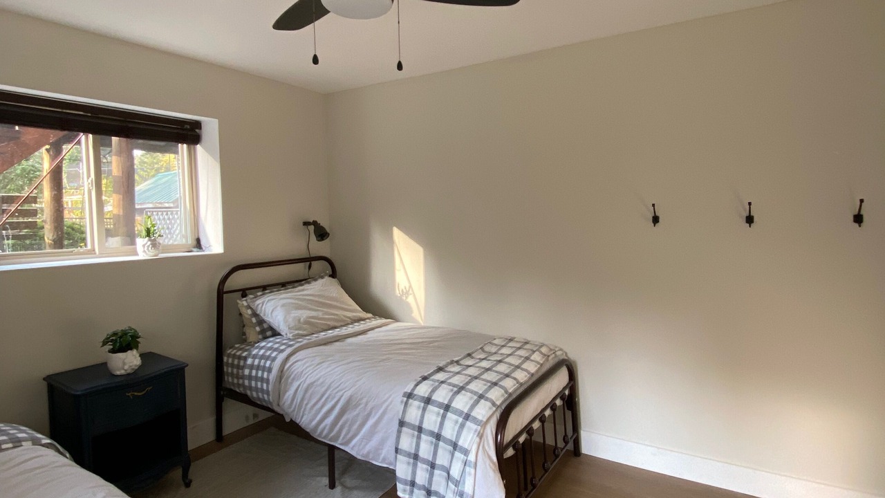 Photo of Bedroom in Madeira Park