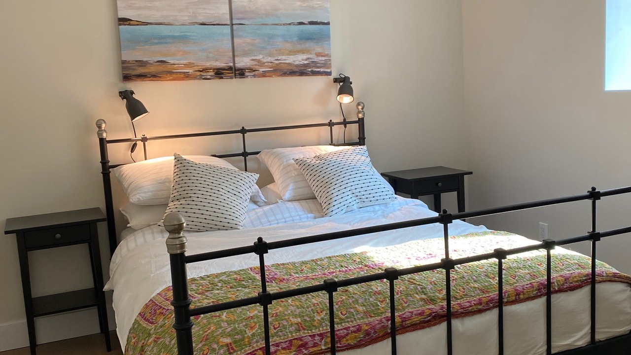 Photo of Bedroom in Madeira Park
