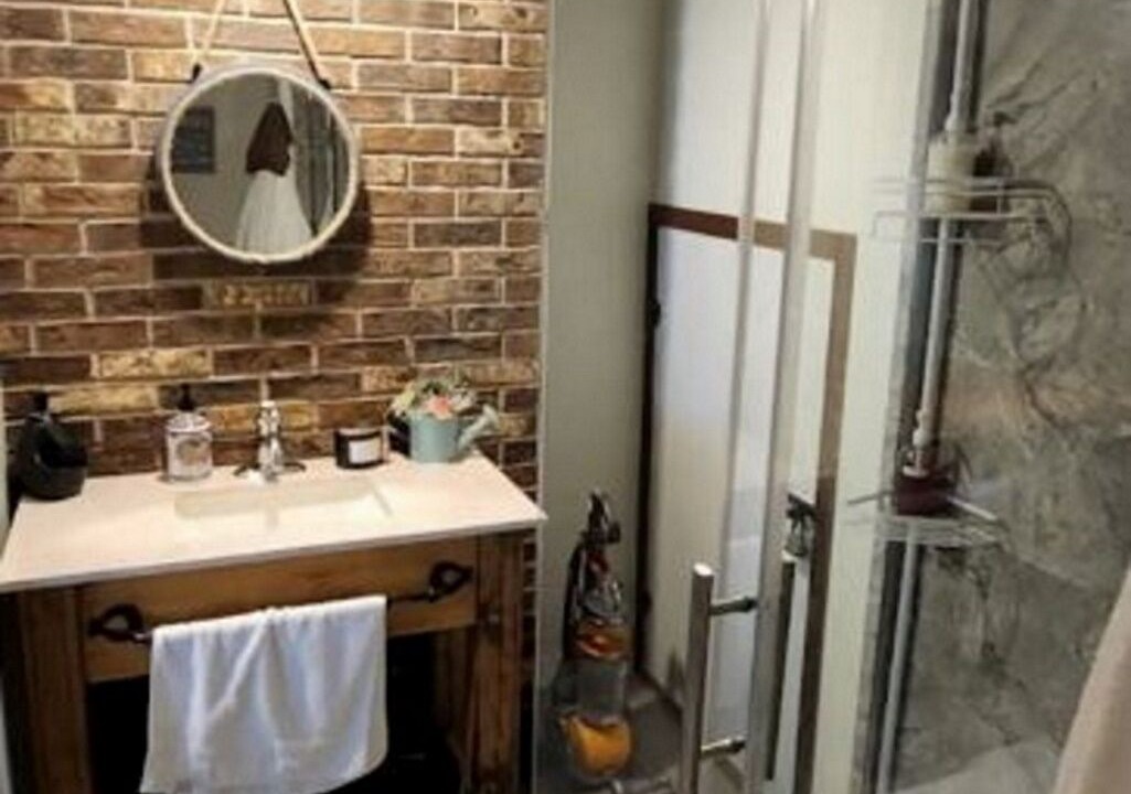 Photo of Bathroom in Amherstburg