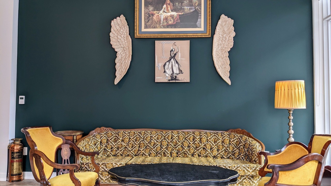 Photo of Livingroom in Beaconsfield Village
