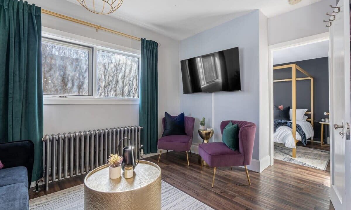 Photo of Livingroom in East Kootenay