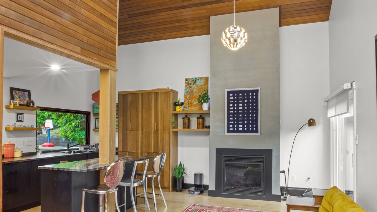 Photo of Livingroom in Port Moody