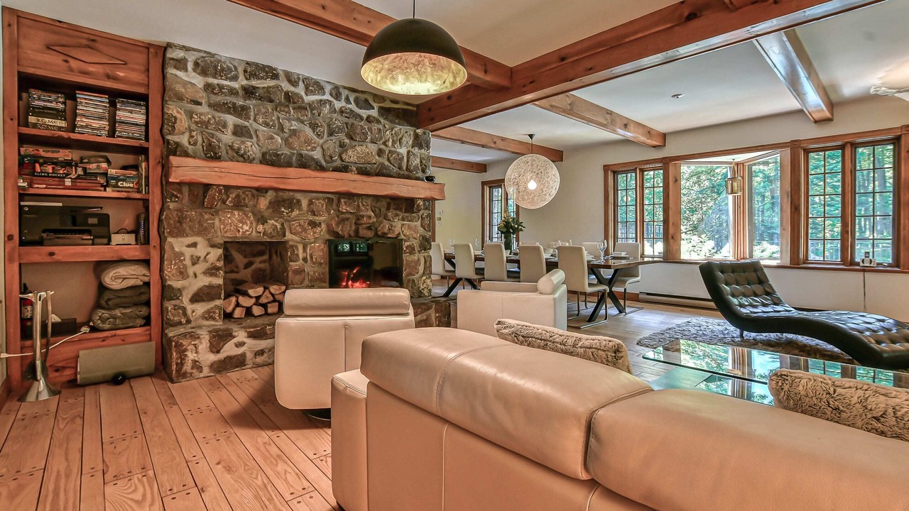 Photo of Livingroom in Sainte-Ann-des-Lacs