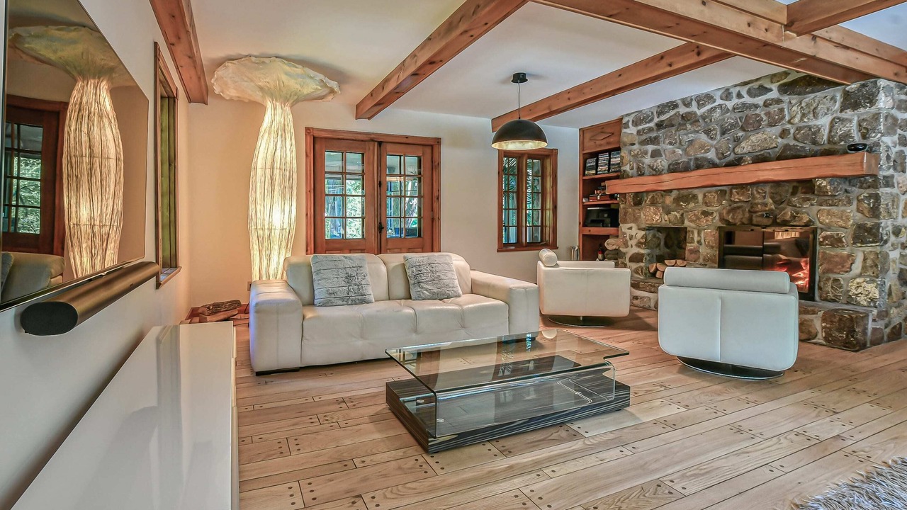 Photo of Livingroom in Sainte-Ann-des-Lacs