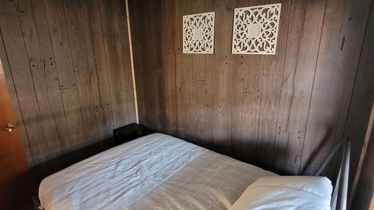 Photo of Bedroom in Howe Island