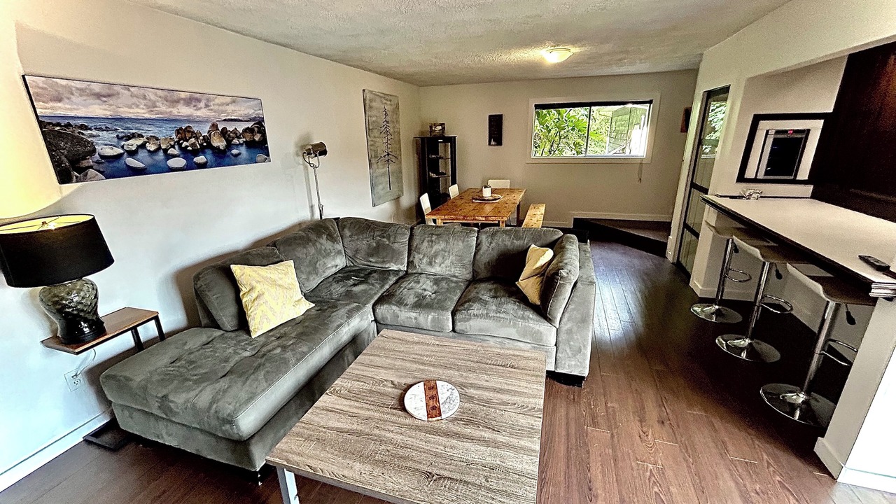 Photo of Livingroom in Shawnigan Lake