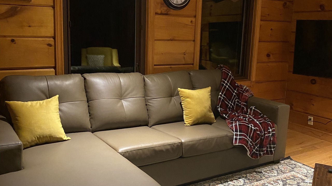 Photo of Livingroom in Port Dover