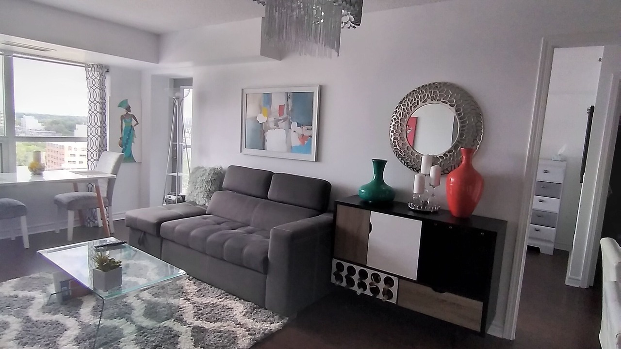 Photo of Livingroom in Englemount - Lawrence