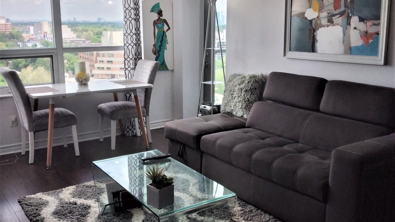 Photo of Livingroom in Englemount - Lawrence