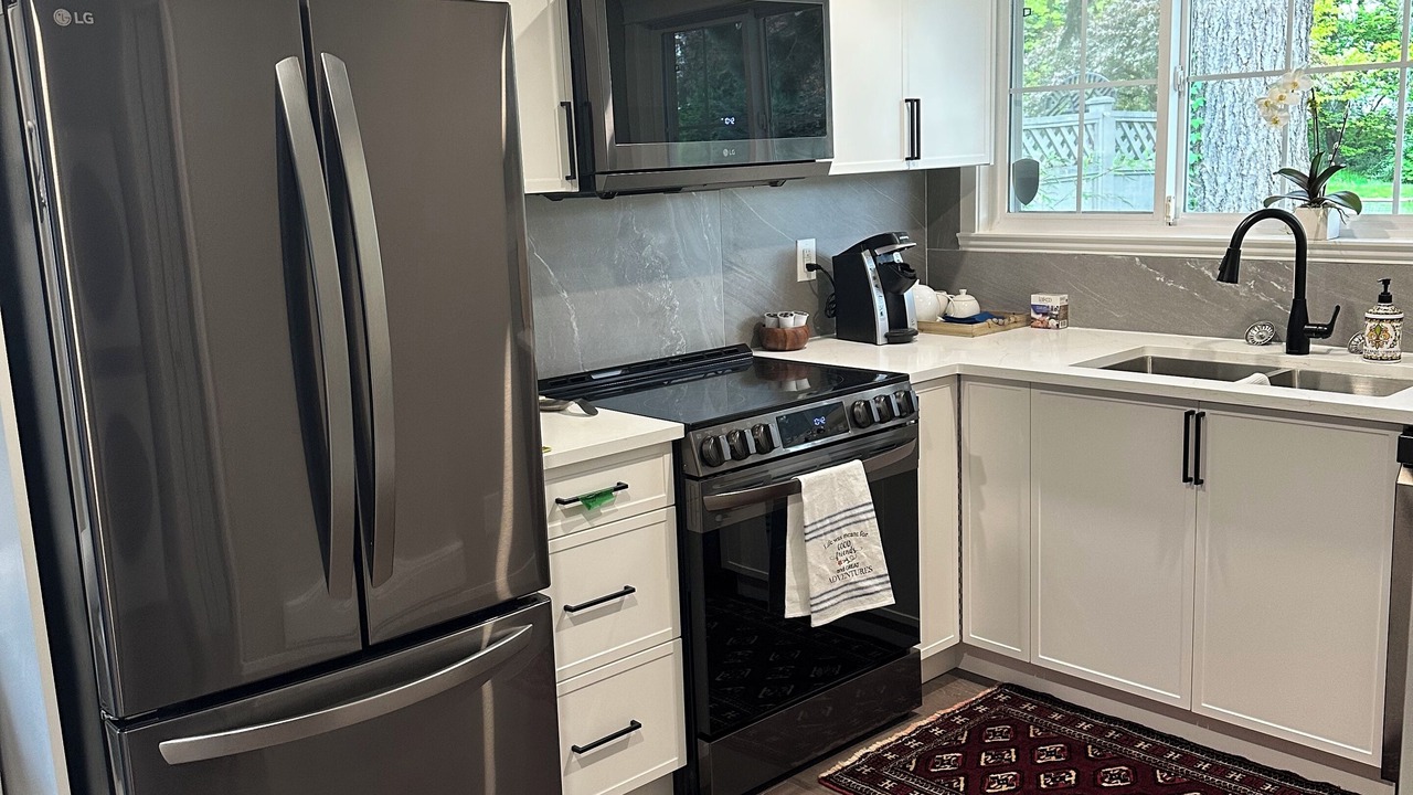 Photo of Kitchen in District of North Vancouver