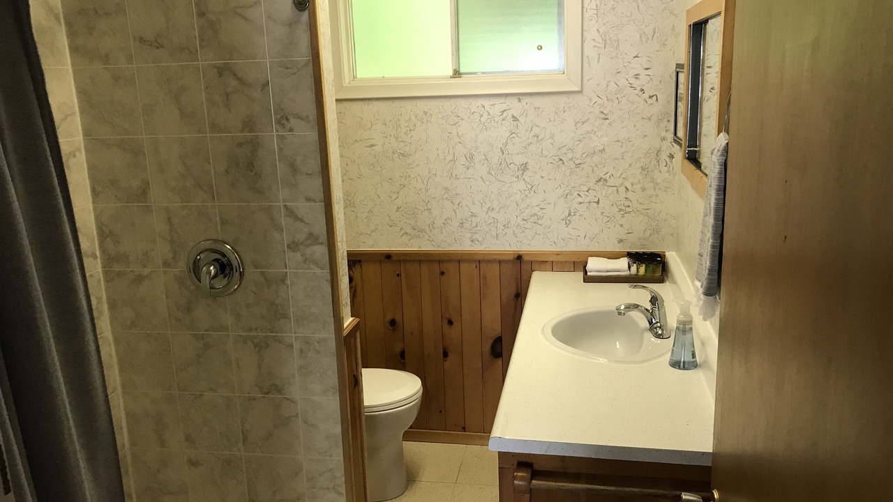 Photo of Bathroom in Algonquin Highlands