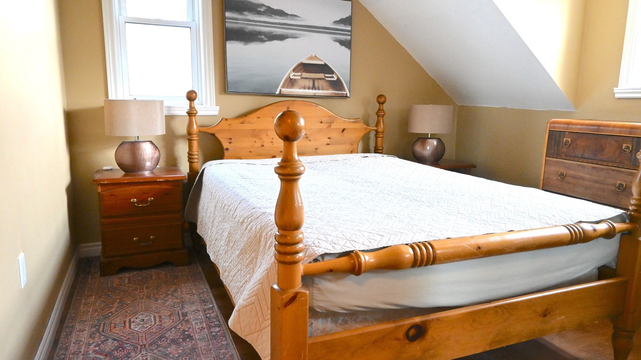 Photo of Bedroom in Dysart et al