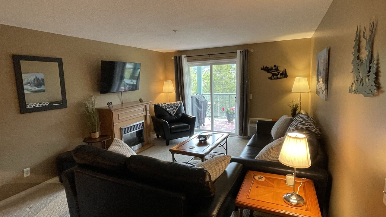 Photo of Livingroom in East Kootenay