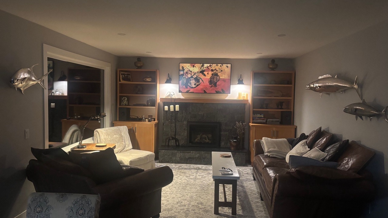 Photo of Livingroom in Madeira Park