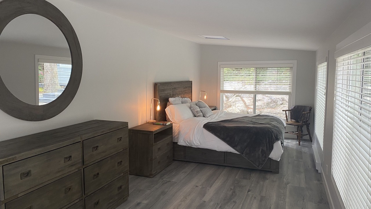 Photo of Bedroom in Madeira Park