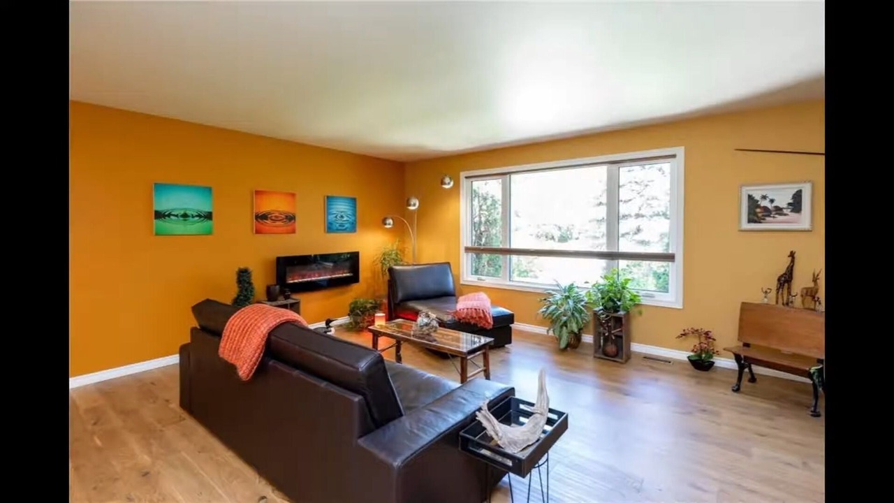 Photo of Livingroom in Birds Hill