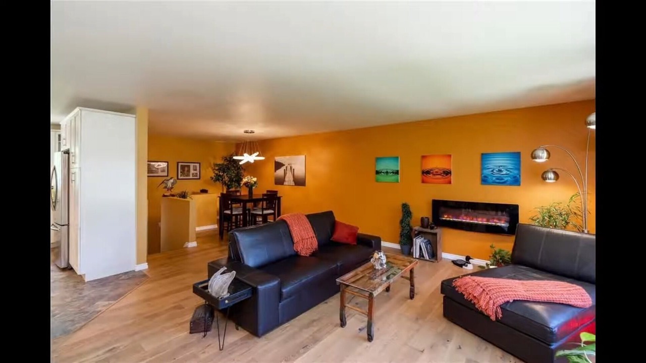 Photo of Livingroom in Birds Hill