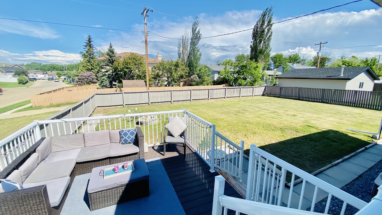 Photo of Patio Balcony in Drumheller