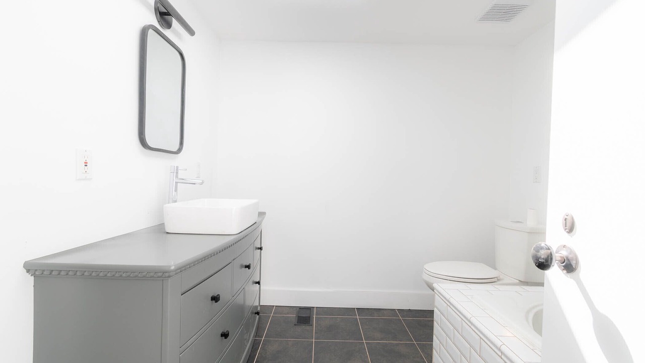 Photo of Bathroom in Jordan Station
