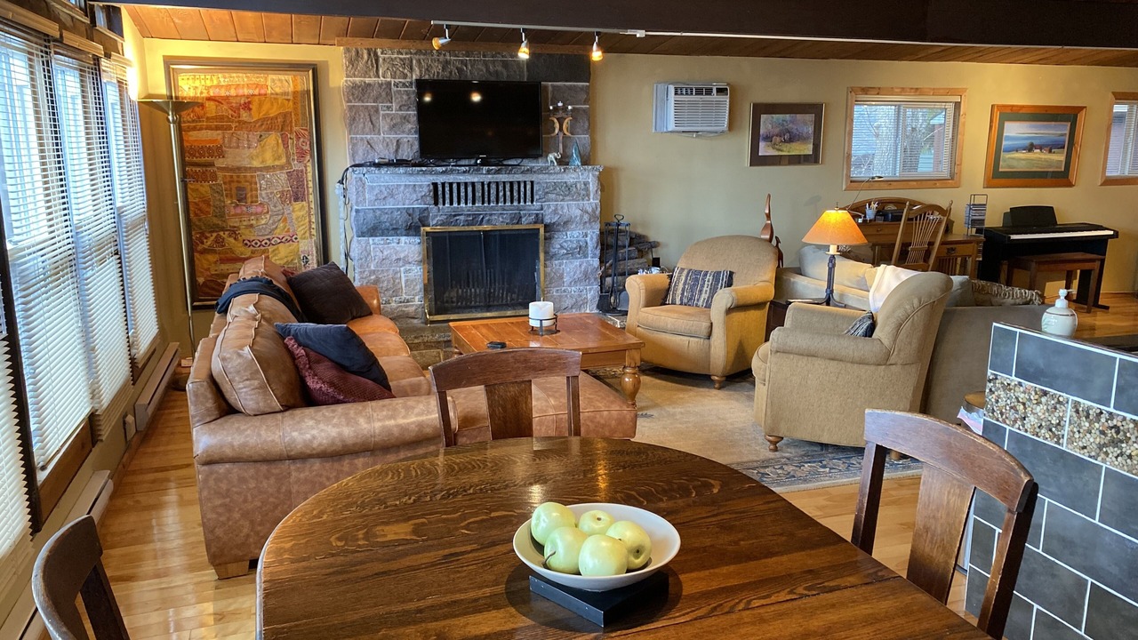 Photo of Livingroom in Beaconia