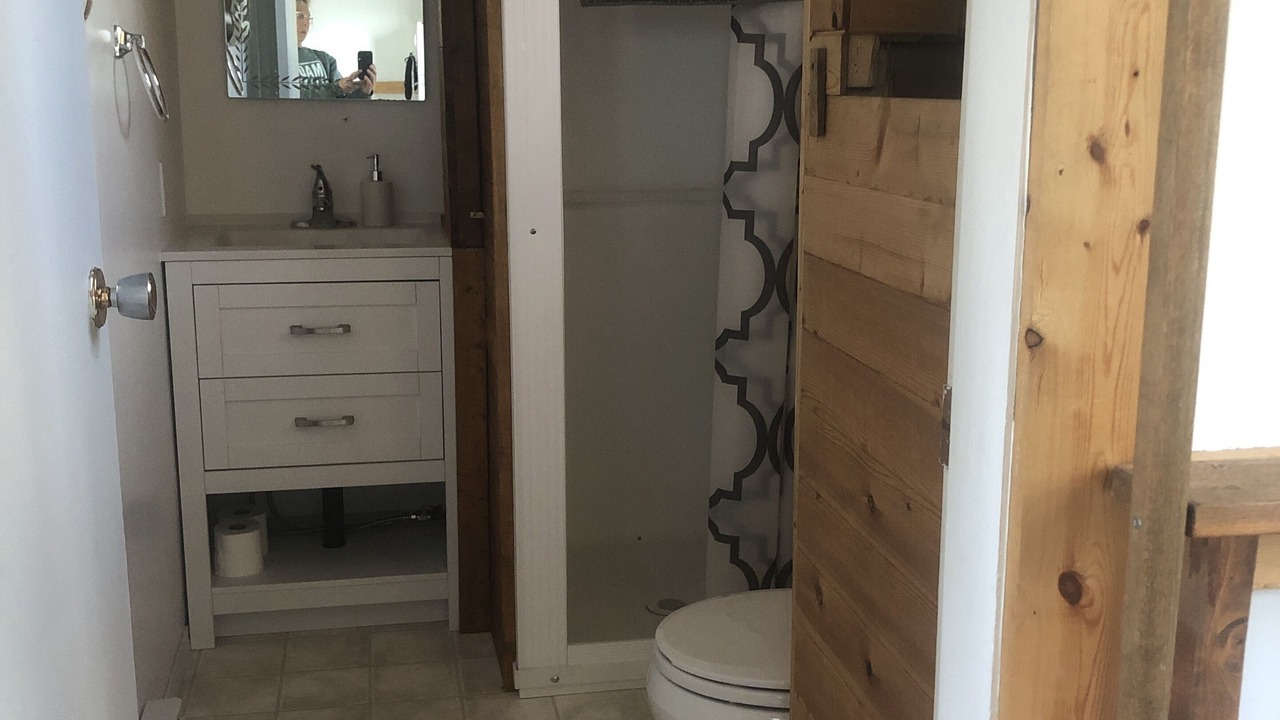 Photo of Bathroom in Glaslyn