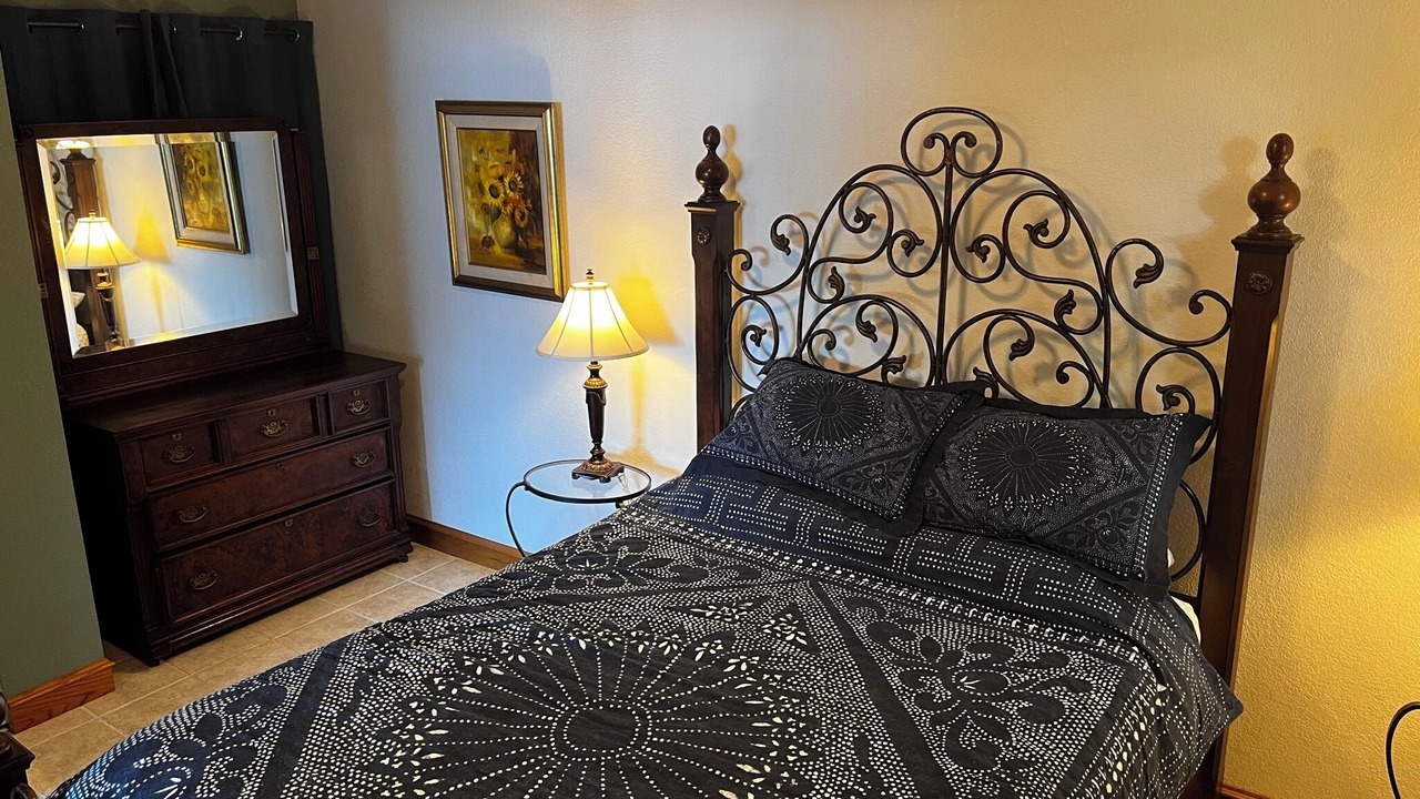 Photo of Bedroom in Sproat Lake