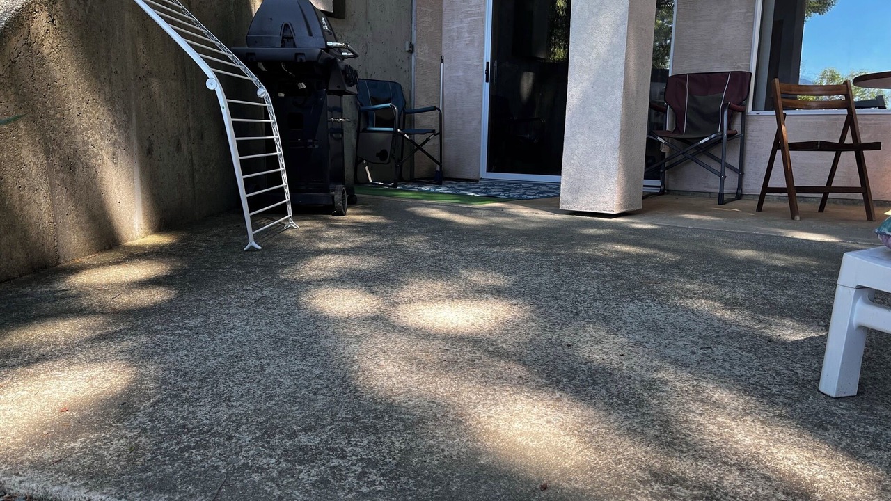 Photo of Patio Balcony in Sproat Lake
