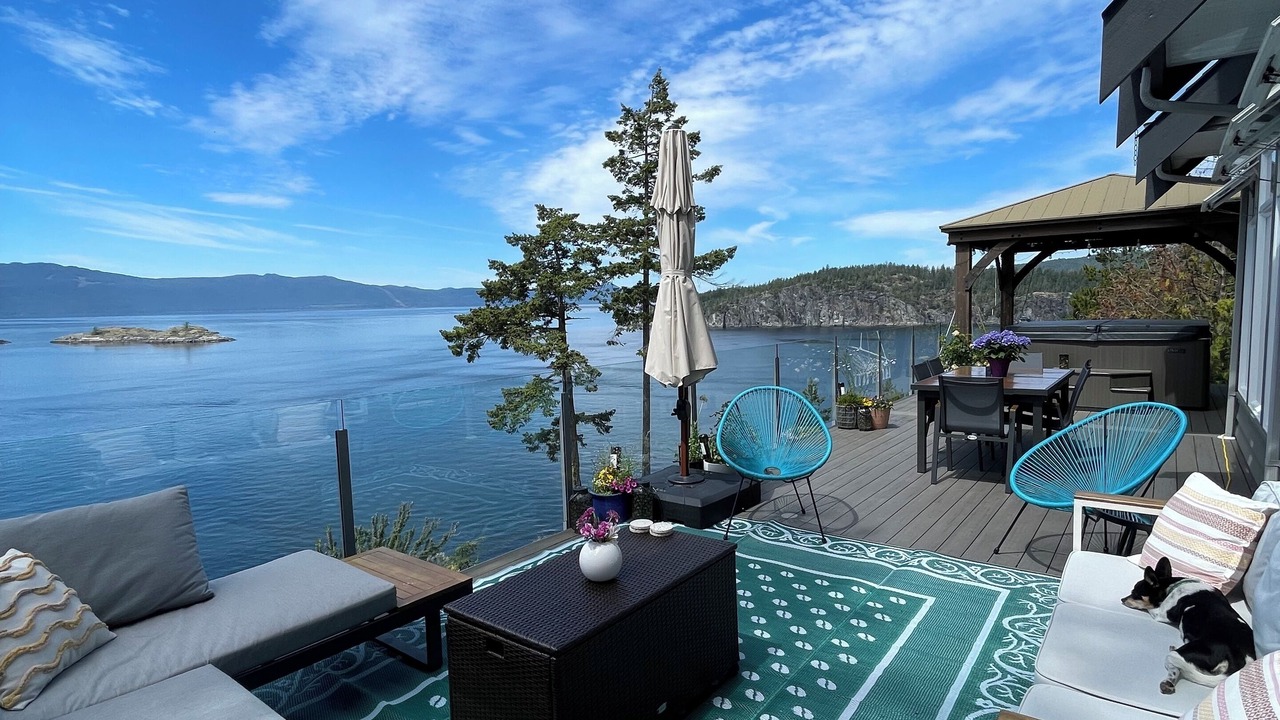 Photo of Patio Balcony in Garden Bay
