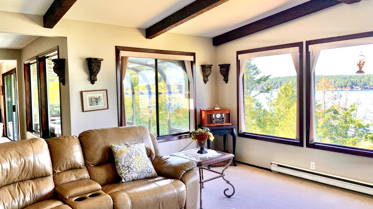 Photo of Livingroom in North Saanich