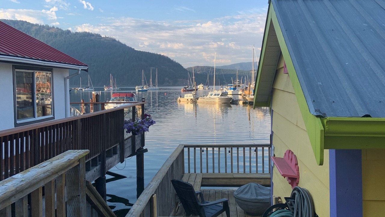 Photo of Patio Balcony in Cowichan Bay